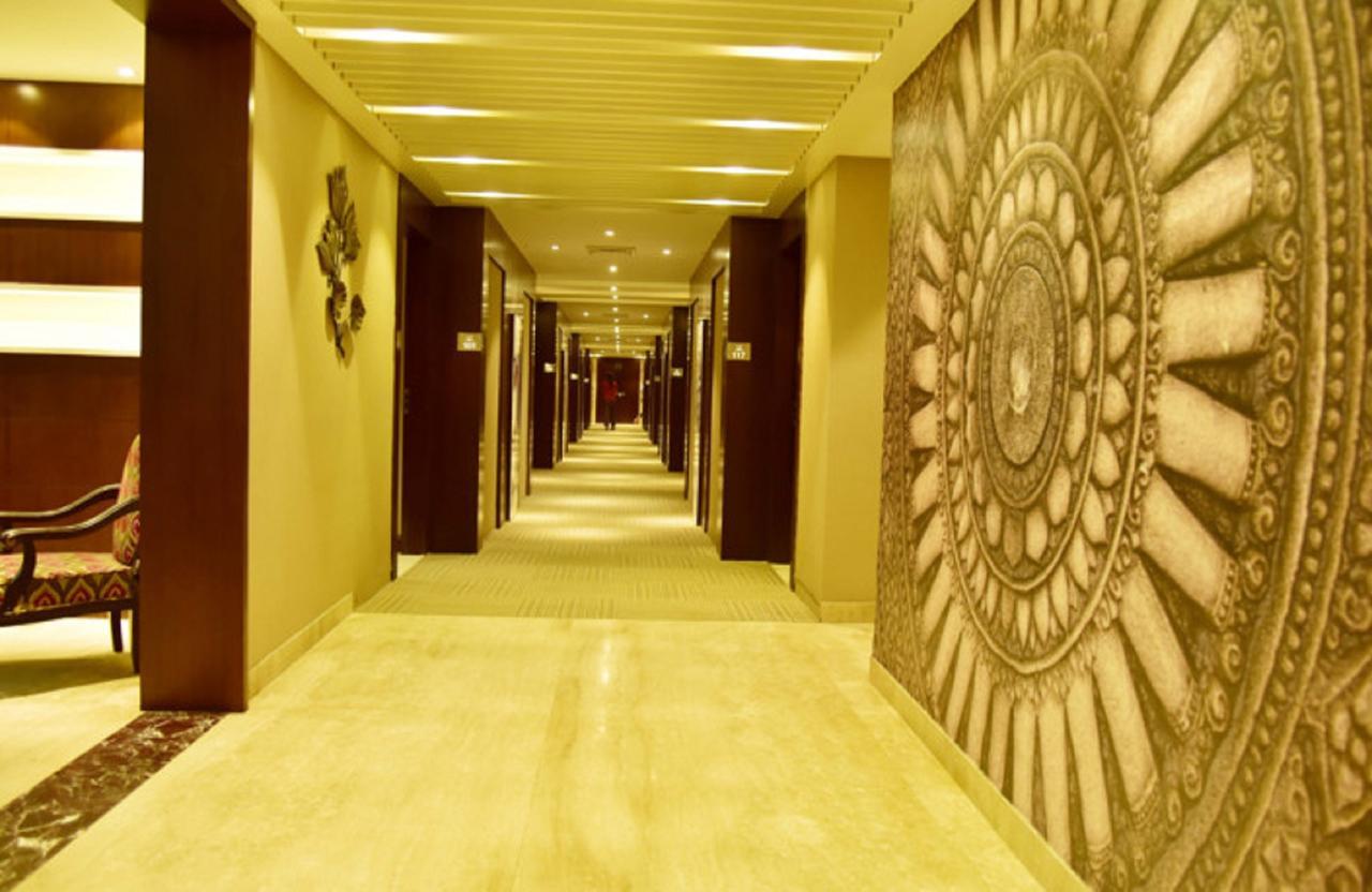 Season Hotel Нейнитал Екстериор снимка