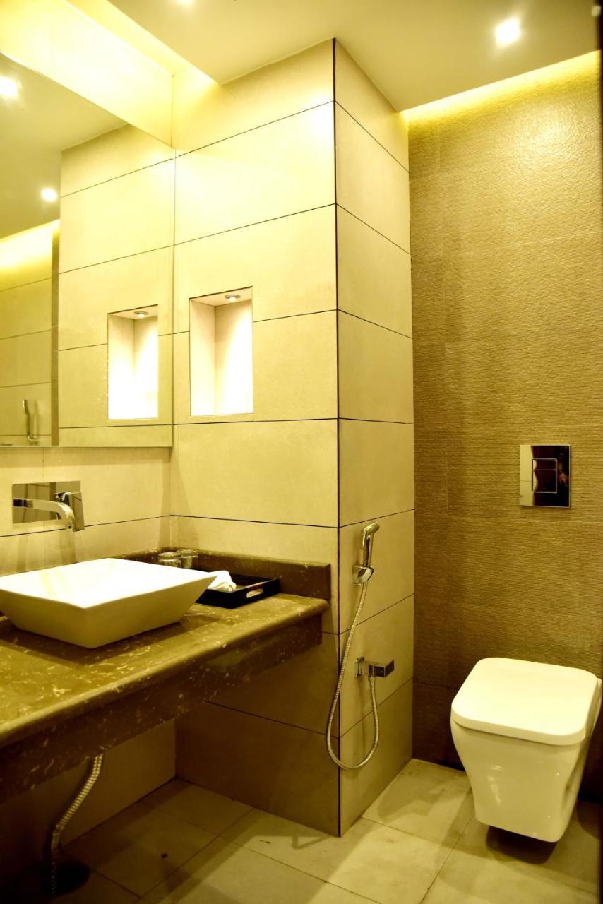 Season Hotel Нейнитал Екстериор снимка