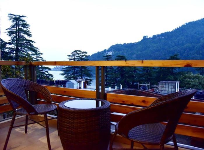 Season Hotel Нейнитал Екстериор снимка